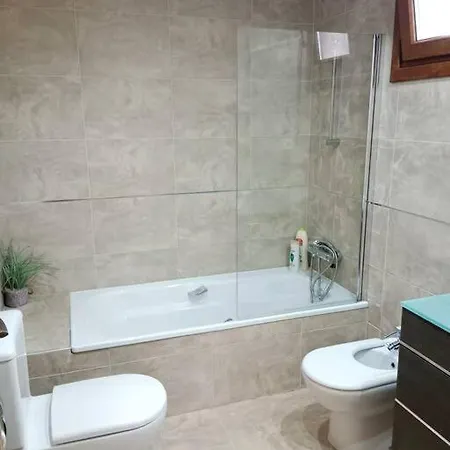 Precioso En Celorio, Llanes, Javier Bardon Treceno Alquila *